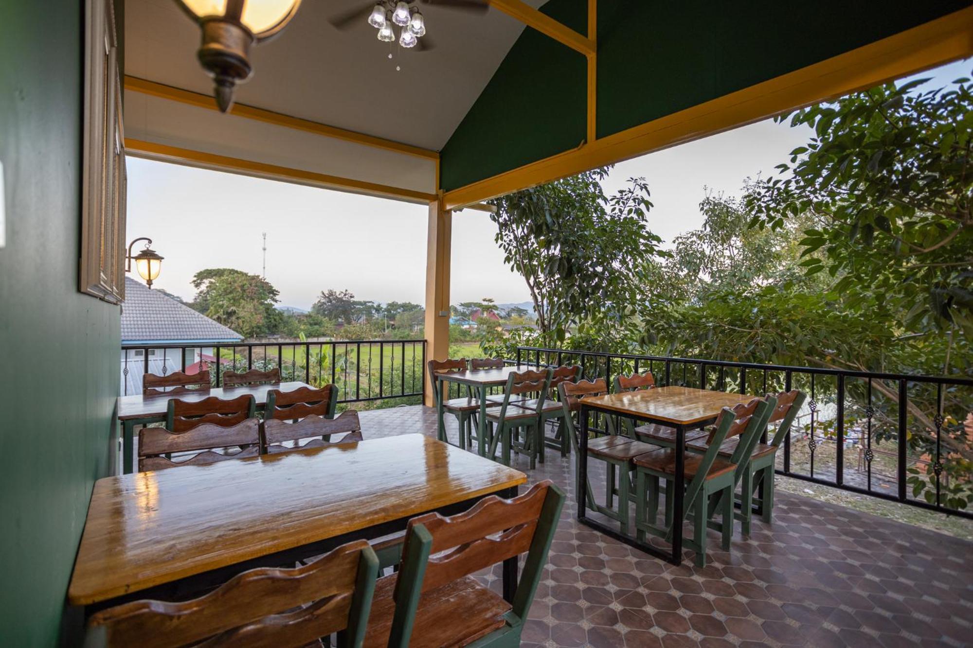 Mana-An Lake Hill Resort มานาอันเลคฮิลล์รีสอร์ต Чіангмай Екстер'єр фото