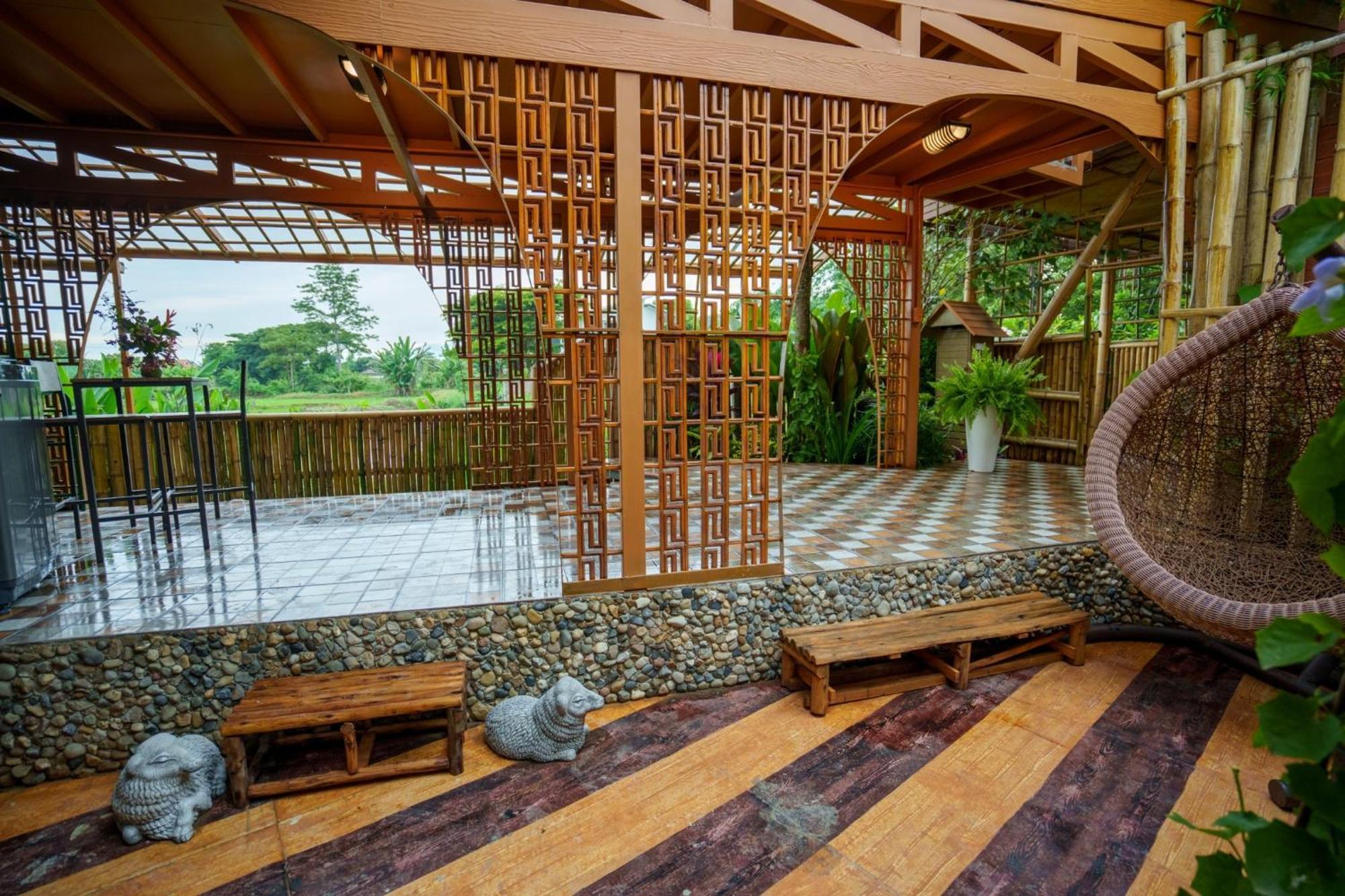 Mana-An Lake Hill Resort มานาอันเลคฮิลล์รีสอร์ต Чіангмай Екстер'єр фото
